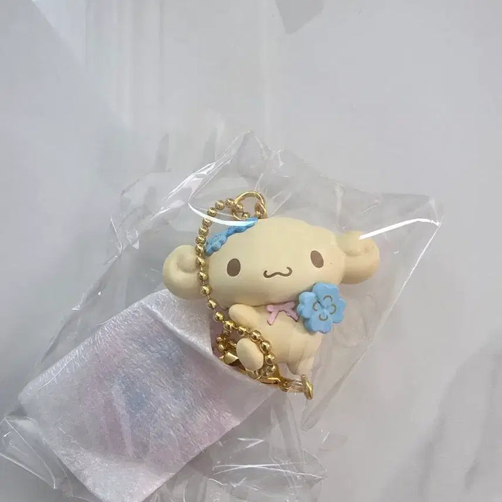 [BUNJANG] Sanrio Cinnamoroll Clover Secret Charm Espresso Keychain (Sealed) / 산리오 시나모롤 클로버 시크릿참 에스프레소 키링(미개봉)