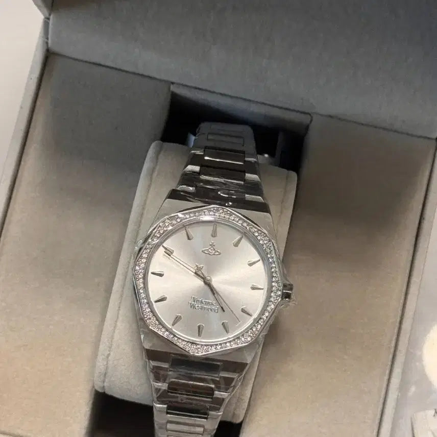 [BUNJANG] Vivienne Westwood Stainless Steel 50m Water Resistant Metal Watch DWVV244SL / 비비안웨스트우드 스테인리스 스틸  50m 방수 메탈시계 DWVV244SL