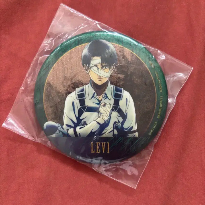 [BUNJANG] Attack on Titan Levi Ackerman Badge / 진격거인 리바이 아커만 굿즈 뱃지