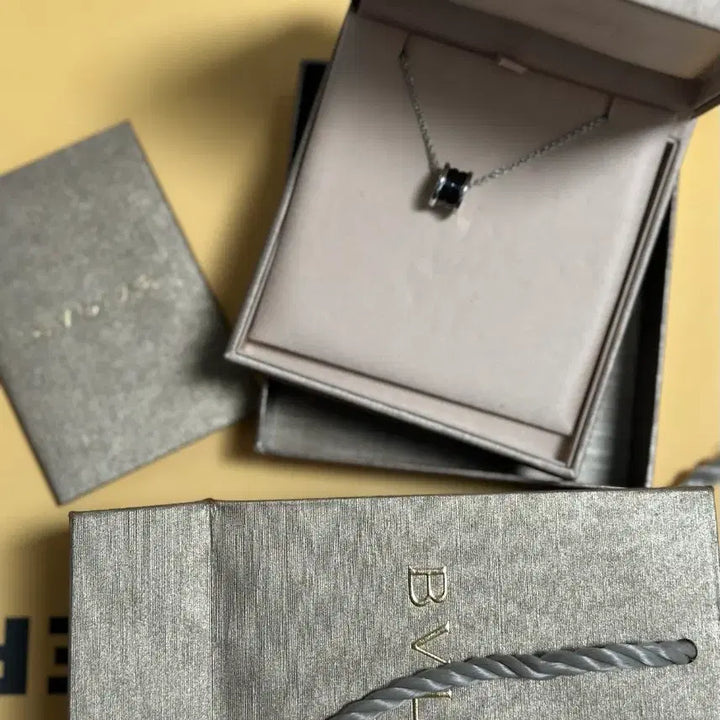 [BUNJANG] Bvlgari B.zero1 Save the Children Necklace / 불가리 비제로원 세이브더칠드런 목걸이