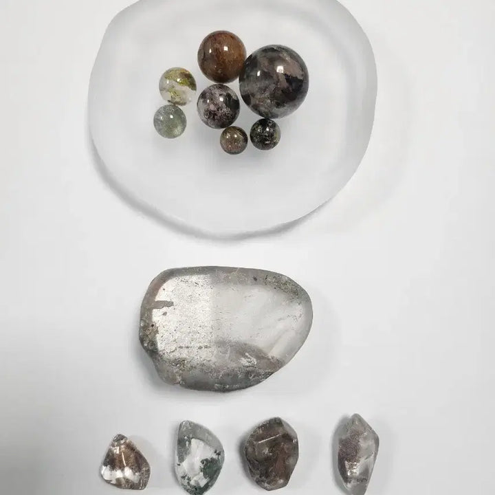 [BUNJANG] Garden Quartz Natural Mineral Tumbled Stones &amp; Spheres Collection (12 pcs) / 가든 쿼츠(정원수정) 천연광물원석 텀블스톤 및 스피어 12개 모음