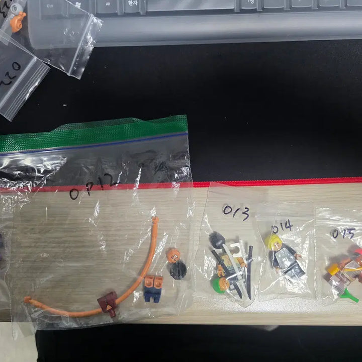 [BUNJANG] LEGO One Piece Mini Figures &amp; Wanted Posters Bundle Set / 레고 원피스 미피 20종 및 수배서 등 일괄