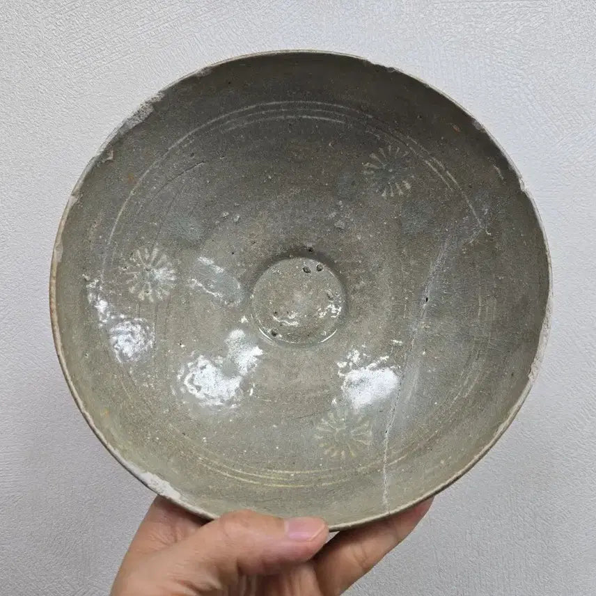 [BUNJANG] Authentic Celadon Vase with White Inlaid Chrysanthemum Pattern / 진품 고려시대 청자 백상감 국화문 발 골동품