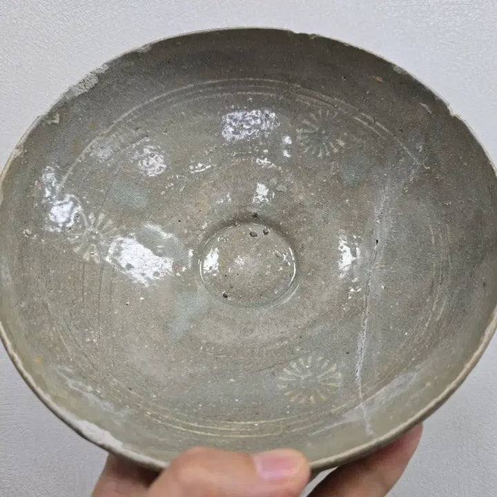 [BUNJANG] Authentic Celadon Vase with White Inlaid Chrysanthemum Pattern / 진품 고려시대 청자 백상감 국화문 발 골동품