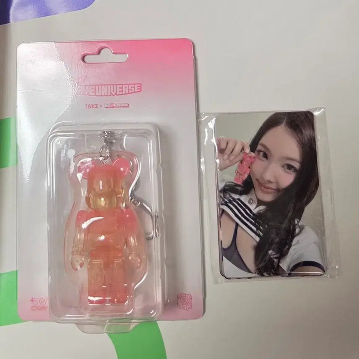 [BUNJANG] Twice X Bibibig Bearbrick Keyring + Photo Set / 트와이스 비비빅 베어브릭 키링 + 포토세트