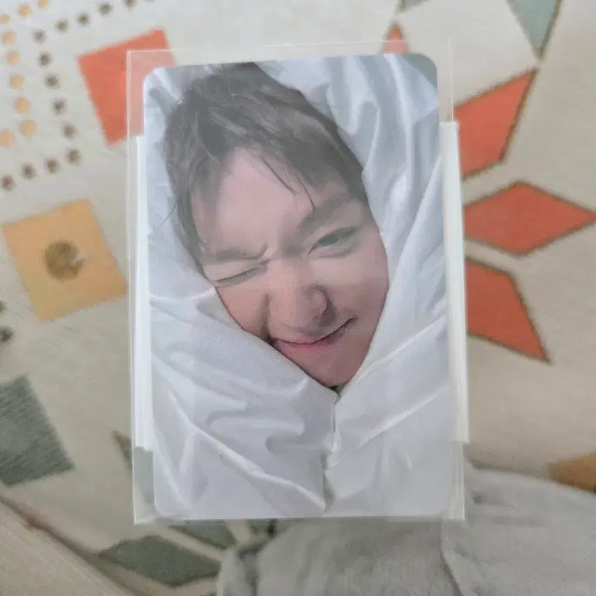 [BUNJANG] Park Jihoon Wink Under the Blanket Photocard / 박지훈 포카 이불 속 윙크