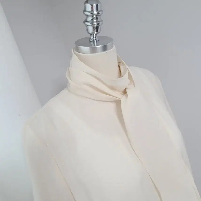 [BUNJANG] Sae Rouge Tencel Blend Scarf Blouse / 새-루즈 스카프 텐셀bl(77가능!!)