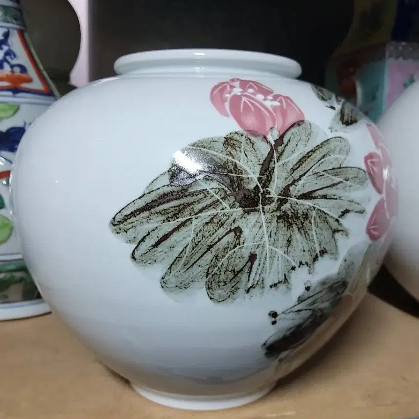 [BUNJANG] Seongwol Ceramic Handmade Lotus Pattern Moon Jar / 성윌도예수제 연화문 달항아리