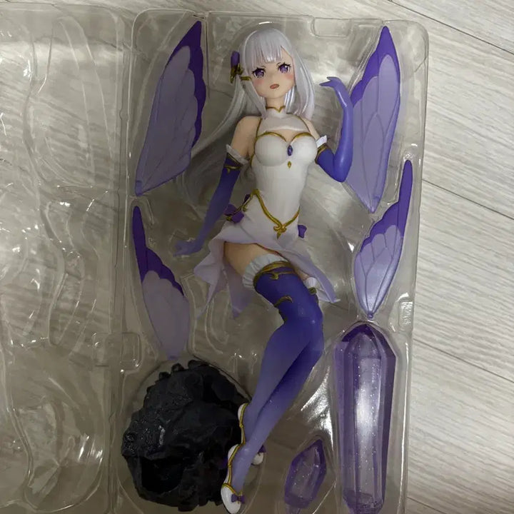 [BUNJANG] Re:Zero Emilia Figure Bundle / 리제로 에밀리아 피규어 일괄
