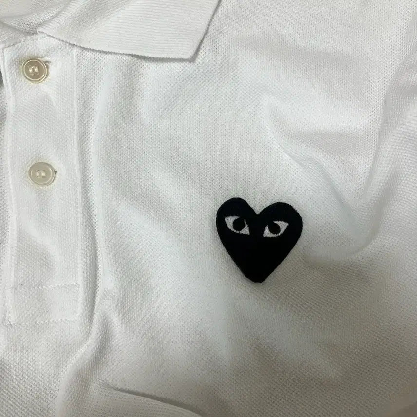 [SOLD OUT] 정품)[S] 꼼데가르송 블랙하트 pk 카라 폴로셔츠 화이트 AX-T066