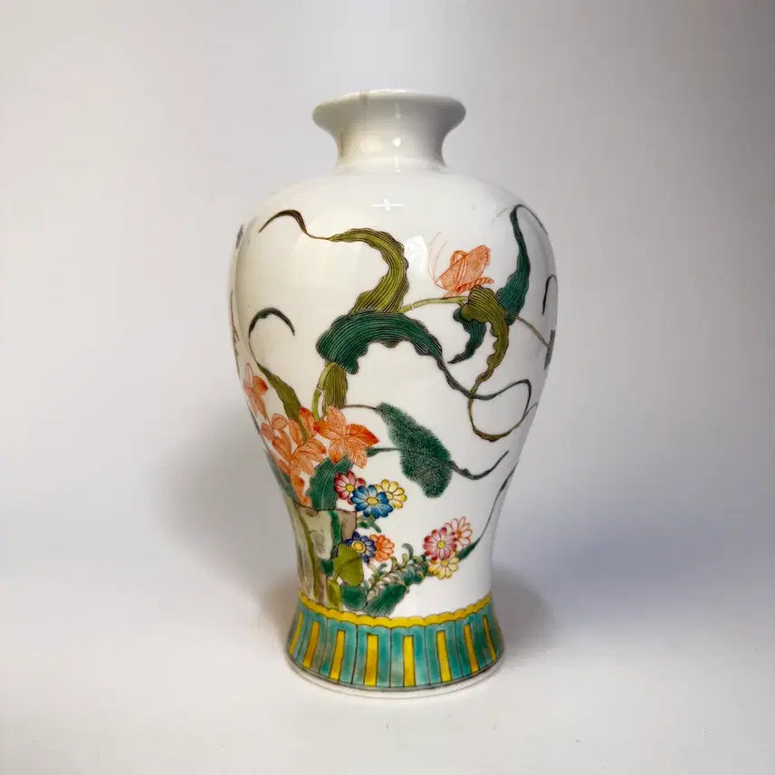 [BUNJANG] Celadon Porcelain Vase with Bird and Flower Decoration / 분채 화조문 매병