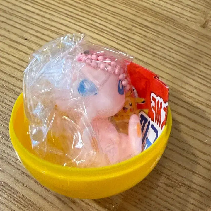 [BUNJANG] Pokemon Catch Figure Keychain Mew Sealed / 포켓몬 캐치 피규어 키링 뮤 미개봉