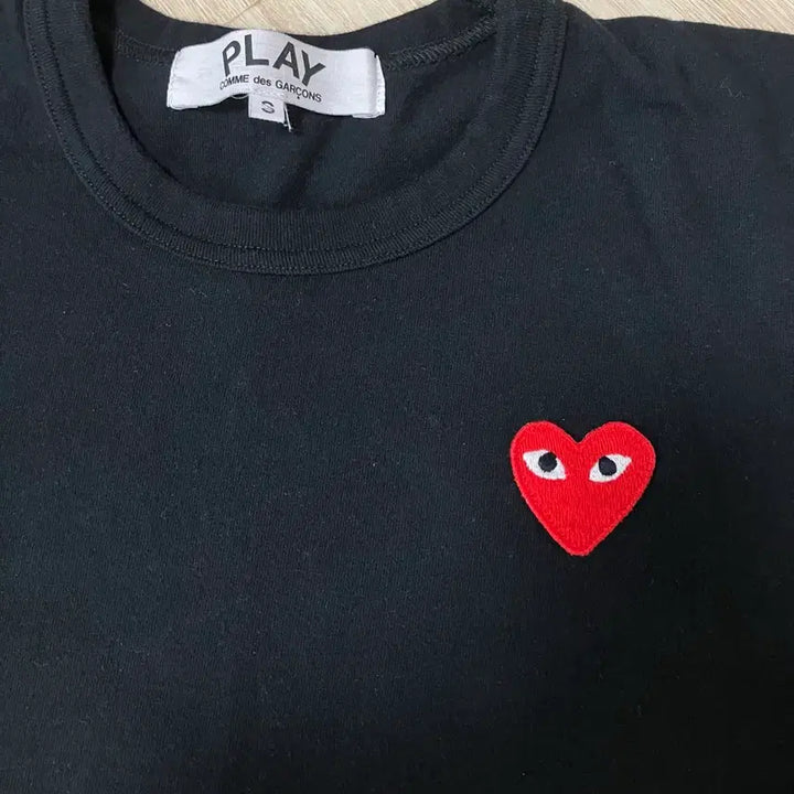 [SOLD OUT] 정품)[S] 꼼데가르송 긴팔 롱슬리브 티셔츠 블랙 AZ-T117