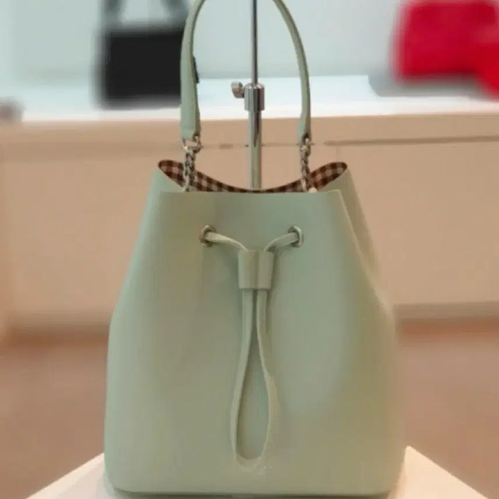 [BUNJANG] J.estina Bucket Shoulder Bag with Acrylic Strap / 새)제이에스티나 버킷숄더백 +아크릴 스크랩