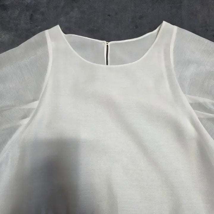 [BUNJANG] Crocodile Lady Embroidered Short Sleeve Blouse / (95)여성 크로커다일레이디 반팔 자수 블라우스