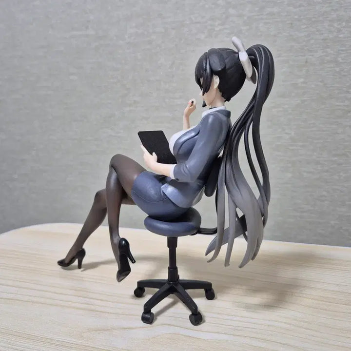 [BUNJANG] Office Girl Figure / 중국제 오피스걸 피규어