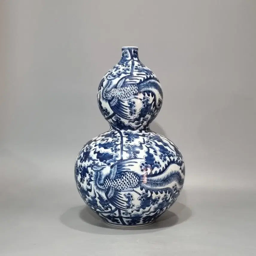 [BUNJANG] Ilseondangje Celadon Blue and White Phoenix Vase (38cm) / 일선당제 청화 화봉문 호로병 높이 38cm