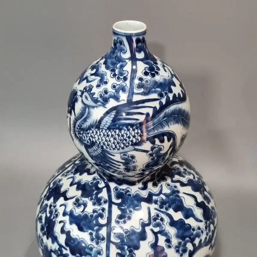[BUNJANG] Ilseondangje Celadon Blue and White Phoenix Vase (38cm) / 일선당제 청화 화봉문 호로병 높이 38cm