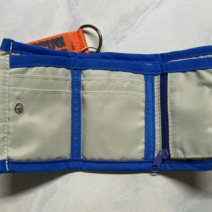 [BUNJANG] Sakamoto Days Jump Shop Limited Edition Mini Wallet &amp; Carabiner Strap Nagumo Shin / 사카모토데이즈 점프샵 한정 공식 미니 지갑 &amp; 카라비너 스트랩 나구모 신