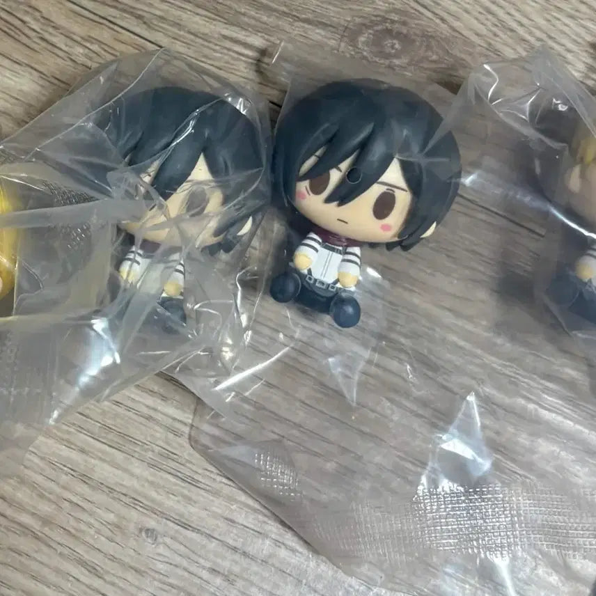 [BUNJANG] Attack on Titan Chocono Kose Armin &amp; Mikasa Figure Set / 진격의거인 초코노코 아르민, 미카사 개당 6천원 급처