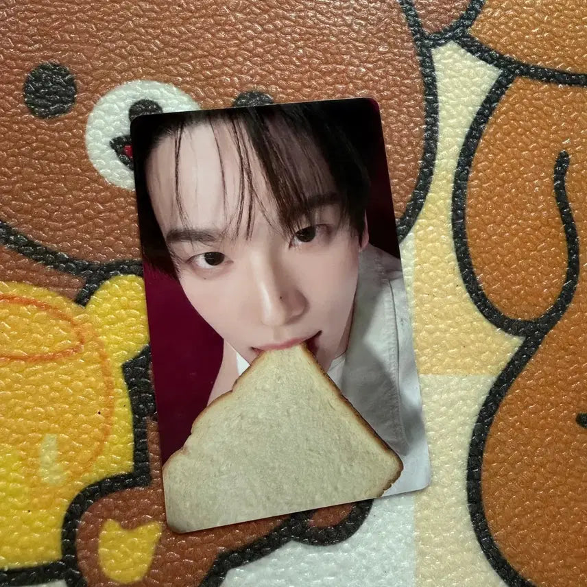 [BUNJANG] IZ*ONE Play Hard Bread Photocard Shin Yu / play hard 이즈위  빵포카 신유