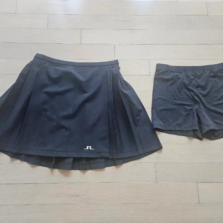 [BUNJANG] J. Lindeberg Sierra Pleated Skirt Medium Black / 제이린드버그 스커트 블랙