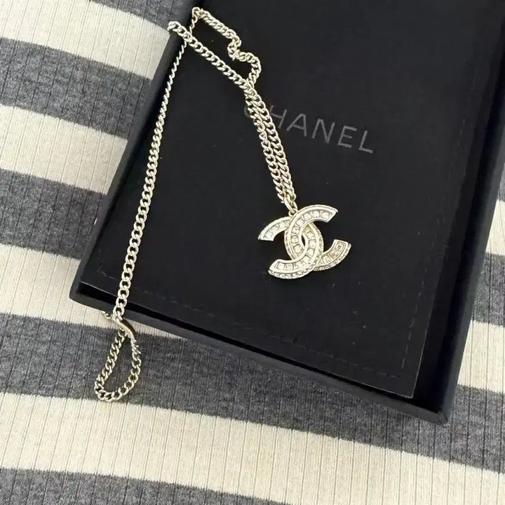 [BUNJANG] Chanel Necklace with Box / 샤넬 목걸이 + 박스 포함
