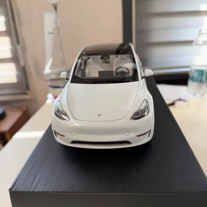 [BUNJANG] 1:18 Scale Model Y Diecast (White) / 1:18 Model Y 다이캐스트(화이트)