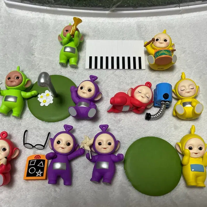 [BUNJANG] Pop Mart Teletubbies We Are Friends Series Figure Set with Display Case / 팝마트 텔레토비 피규어(popmart teletubbies)
