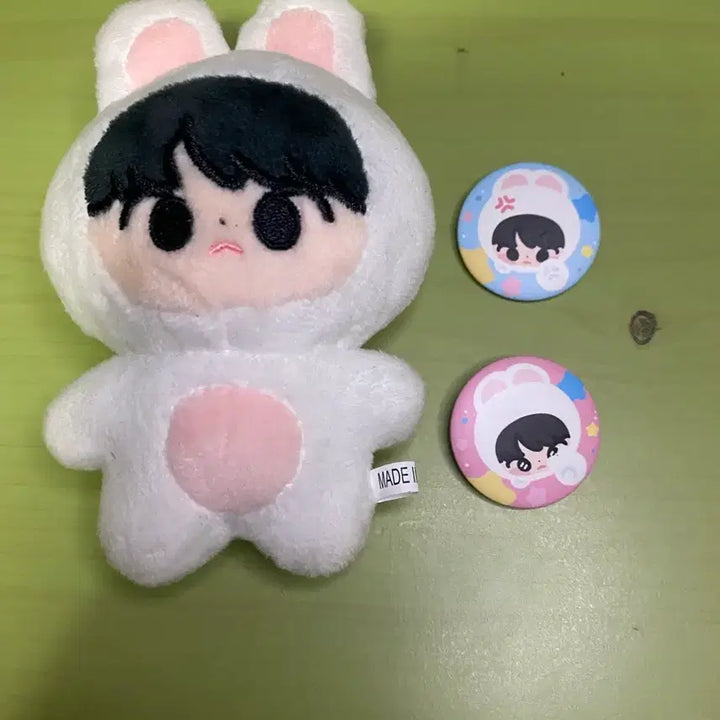 [BUNJANG] NCT Doyoung "Bboingddo" Plush Toy (Includes Pin Badge) / ㅔNCT 도영 인형 뽀잉또
