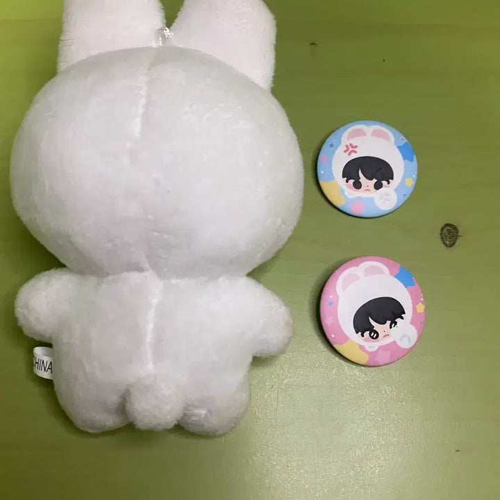 [BUNJANG] NCT Doyoung "Bboingddo" Plush Toy (Includes Pin Badge) / ㅔNCT 도영 인형 뽀잉또