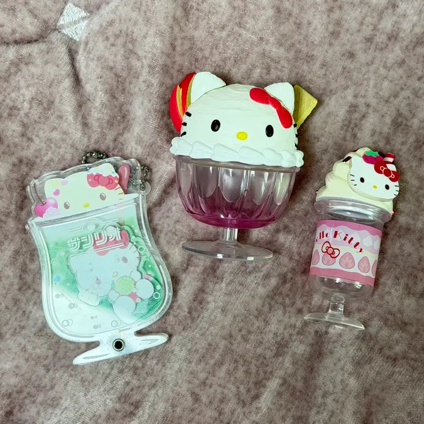 [BUNJANG] Sanrio Sweets Parfait Kitty Storage Case Charm Gacha Bundle Set / 일괄) 스위츠 파르페 키티 보관함 케이스 샤카샤카 키링 가챠