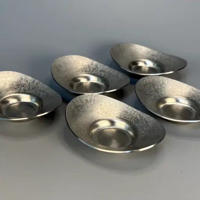 [BUNJANG] Silver Alloy Coin-Patterned Cup Saucers (Set of 5) / 금속 은원보형 잔탁 5매