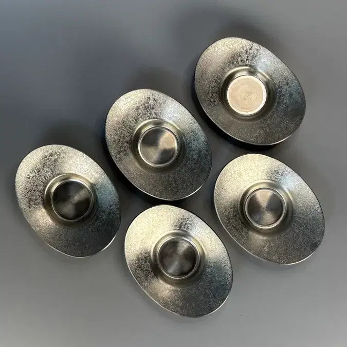 [BUNJANG] Silver Alloy Coin-Patterned Cup Saucers (Set of 5) / 금속 은원보형 잔탁 5매