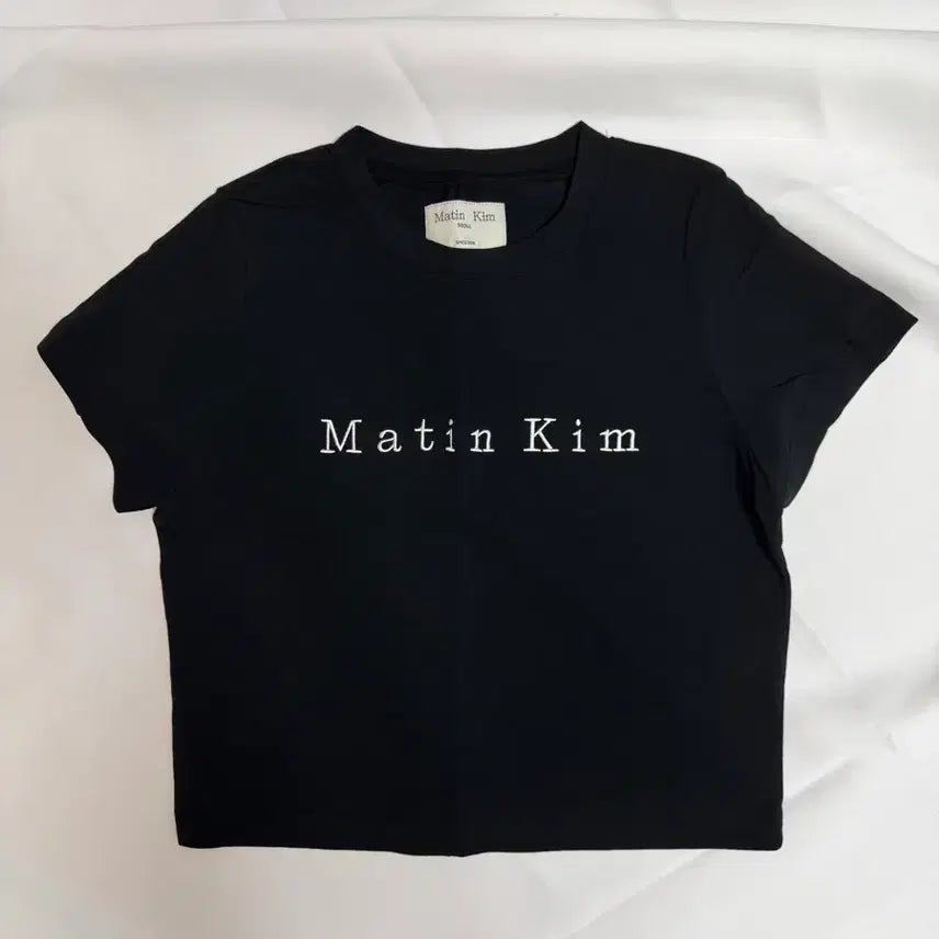 [BUNJANG] Matinkim Embroidered Cropped T-shirt / 마뗑킴) 마뗑 자수 크롭 티셔츠