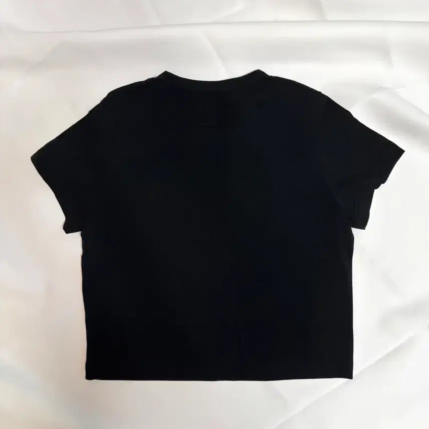 [BUNJANG] Matinkim Embroidered Cropped T-shirt / 마뗑킴) 마뗑 자수 크롭 티셔츠