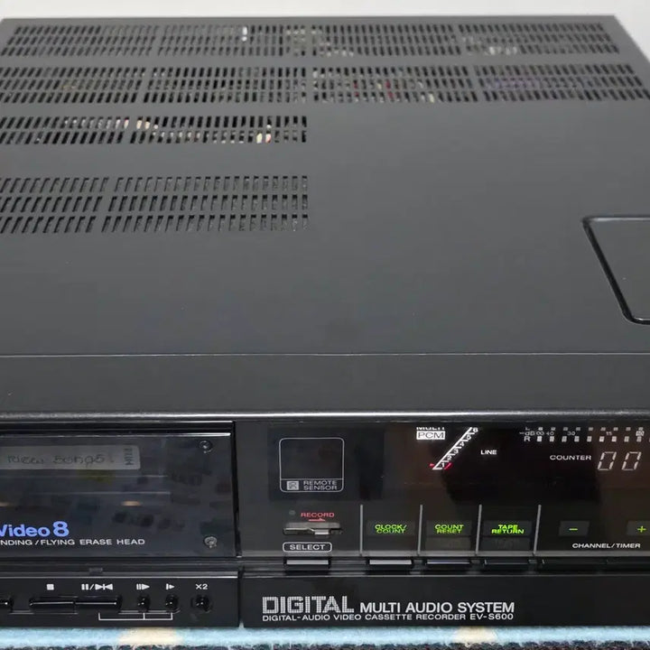 [SOLD OUT] 소니 Video Hi8 EV-S600 판매합니다