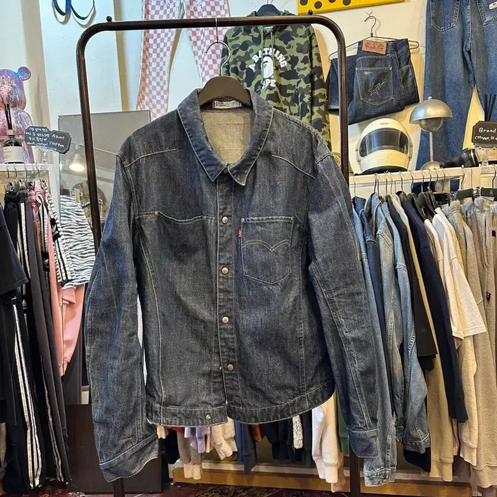 [SOLD OUT] 00s 빈티지 리바이스 엔지니어드 진 70100 데님 자켓 XL