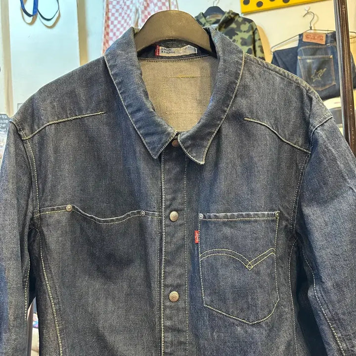 [SOLD OUT] 00s 빈티지 리바이스 엔지니어드 진 70100 데님 자켓 XL