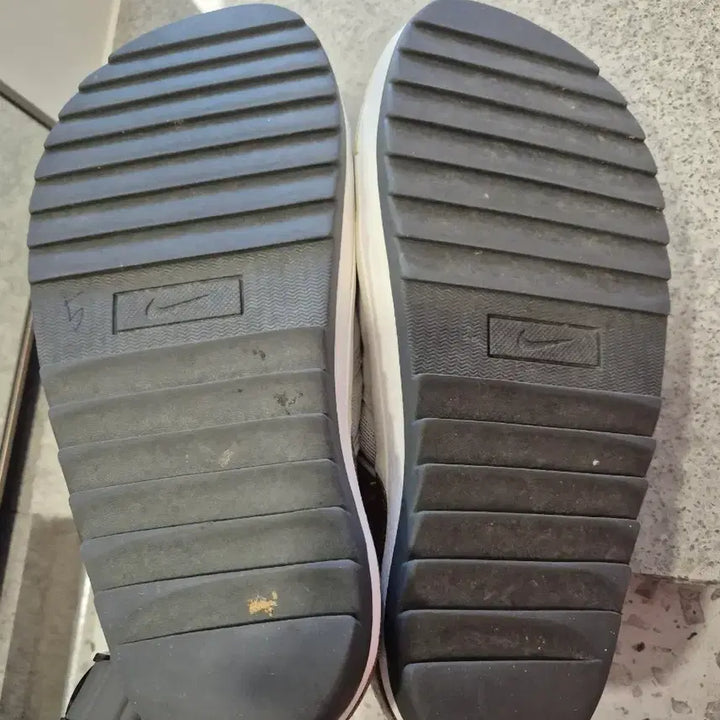 [SOLD OUT] 나이키 오프라인 2.0 뮬