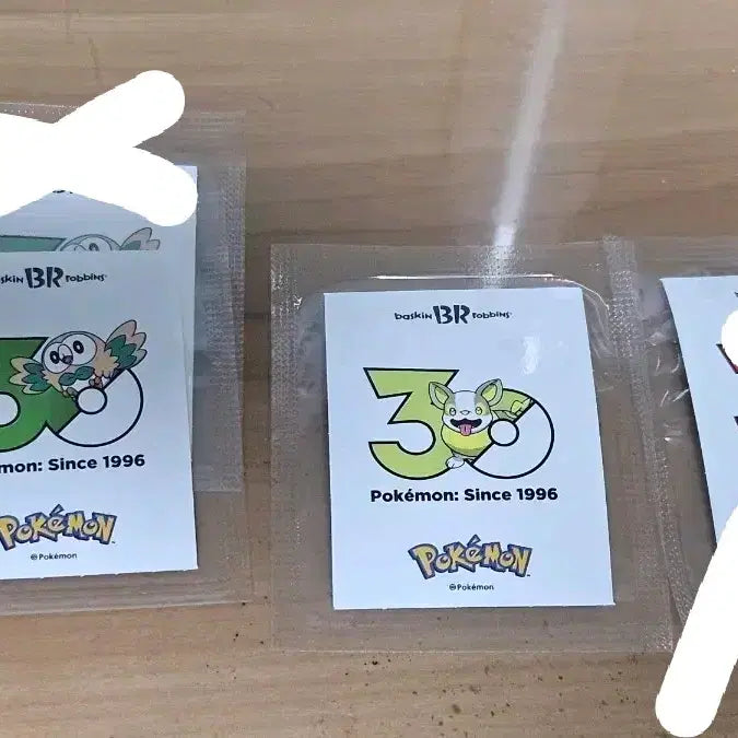 [BUNJANG] Baskin-Robbins Pokémon 30th Anniversary Sticker Tteobuseal / 배스킨라빈스 포켓몬 베스킨라빈스 포켓몬 30주년 스티커 띠부씰