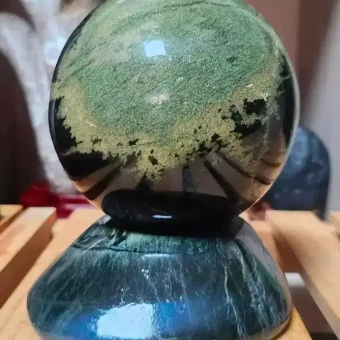 [BUNJANG] Precious Serpentine Sphere (9cm Diameter, 1.1kg) - Natural Raw Ore with Stand / 귀사문석 원석구 광물 수석