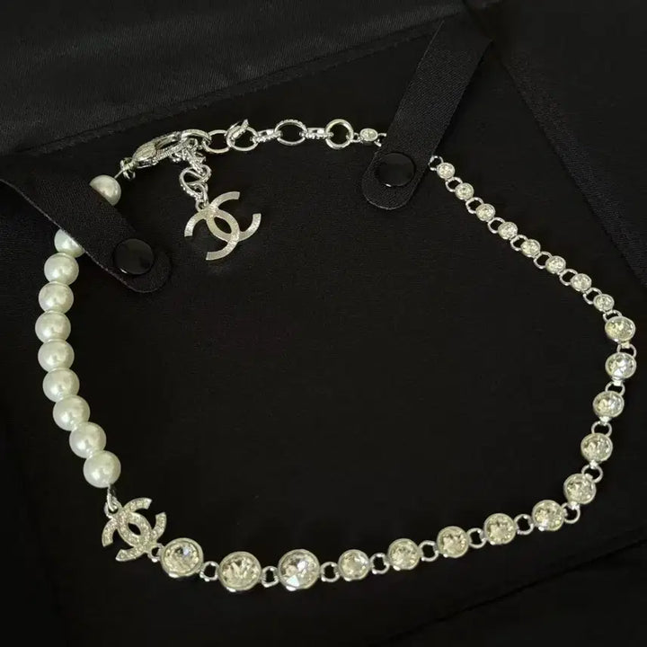[BUNJANG] Chanel Pearl Cubic CC Logo Necklace / 샤넬 진주 목걸이 큐빅 CC로고