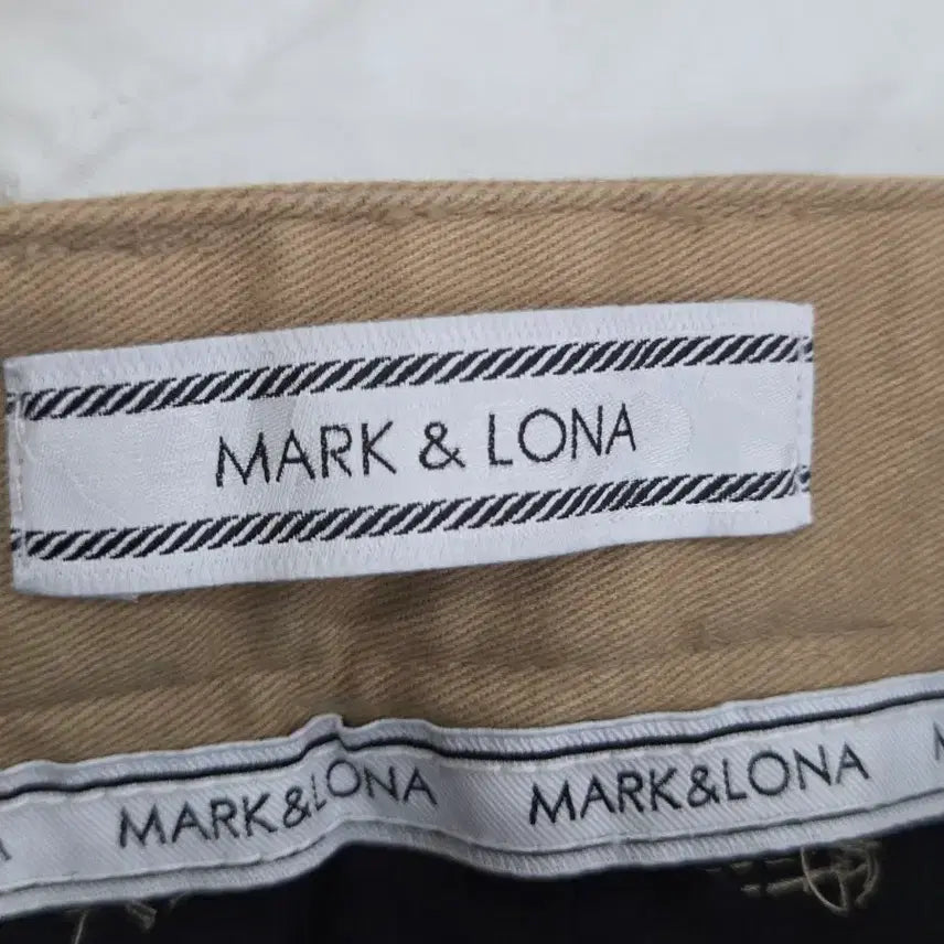 [BUNJANG] Mark &amp;ロナ Golf Skirt Beige Skull &amp; Star Pattern 26 Inch / 마크앤로나 치마 26인치
