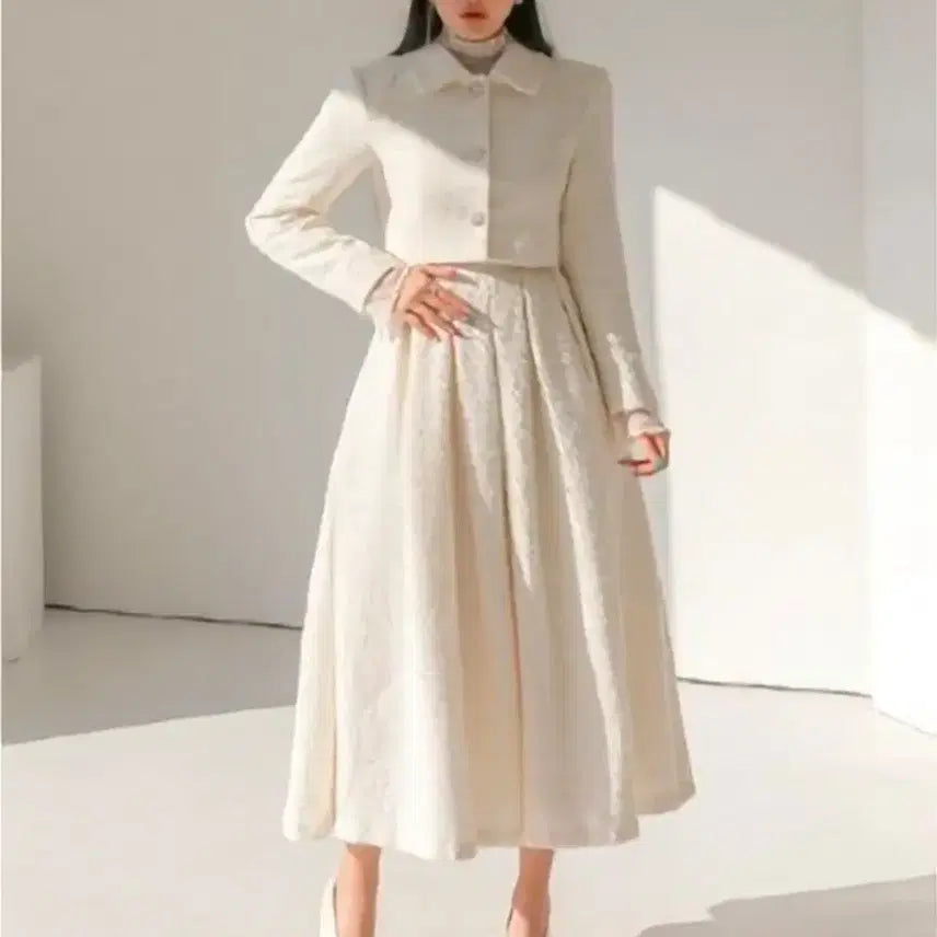 [BUNJANG] DINT Tweed Shining Crop Single Jacket Two-Piece Set / DINT딘트비체 트위드 샤이닝 크롭싱글자켓 투피스 세트