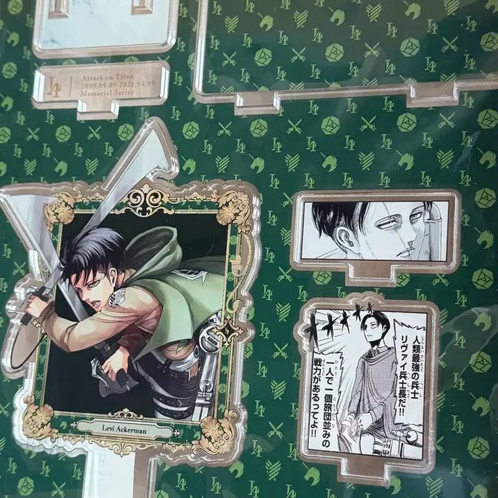 [BUNJANG] Attack on Titan Levi Acrylic Stand (Sealed) / 진격의거인 진격거 리바이 아크릴 미개봉