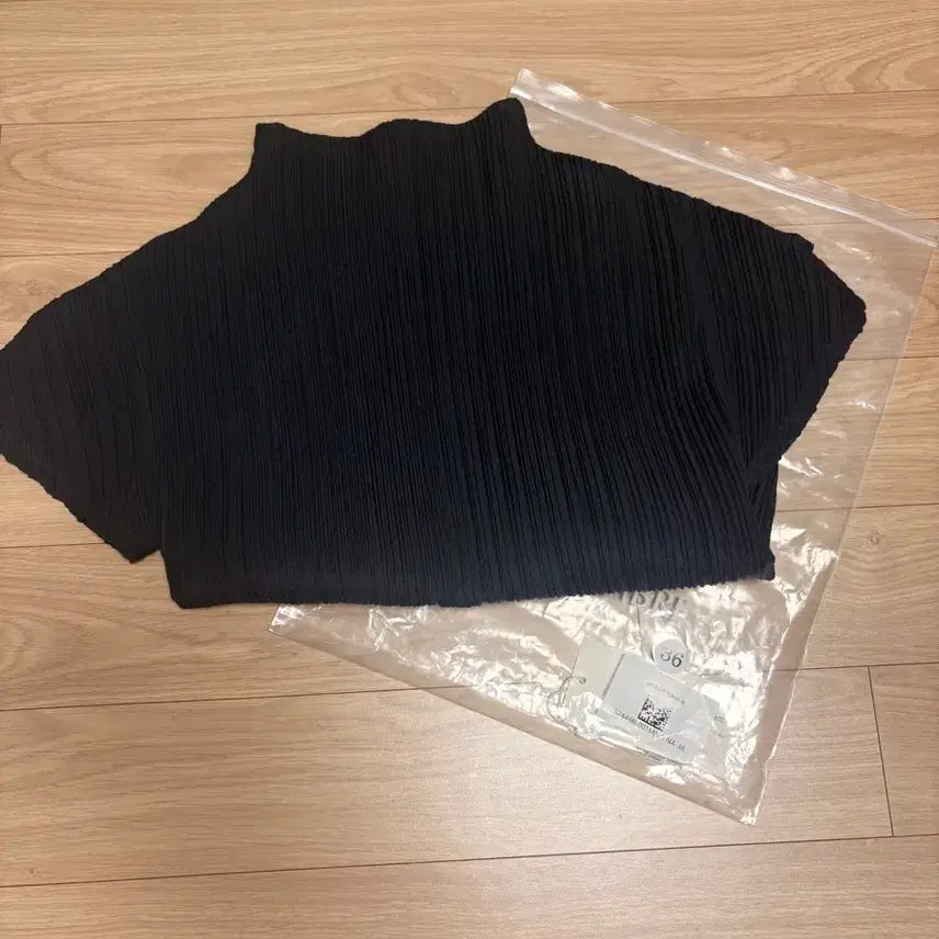 [BUNJANG] LE17SEPTEMBRE FIA Pleats Top Navy / LE17SEPTEMBRE 플리츠 FIA PLEATS TOP [NAVY]