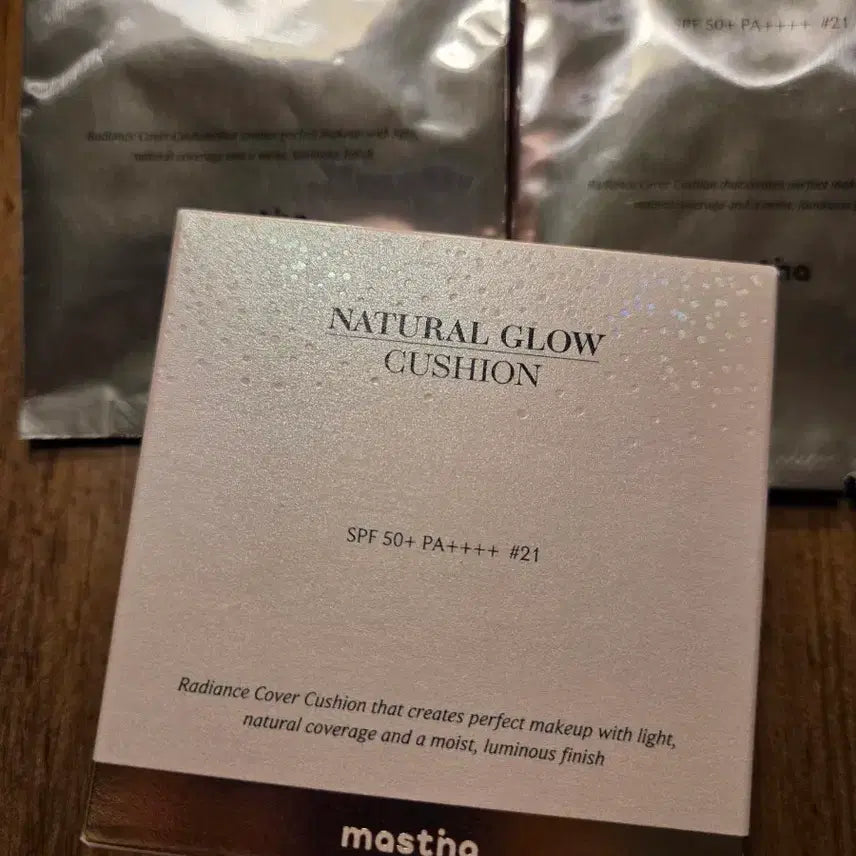 [BUNJANG] Mastina Natural Glow Cushion Foundation SPF 50+ PA++++ (Light, 21) with 2 Refills / 매스티나 내추럴 글로우 쿠션팩트 21호 라이트 + 리필 2개