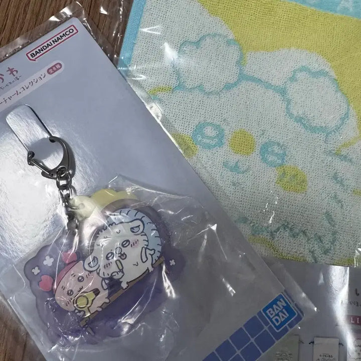 [BUNJANG] Cheekawaii Ichiban Kuji Prize C Keychain &amp; Handkerchief Set / 치이카와 제일복권 쿠지 하위상 키링, 손수건