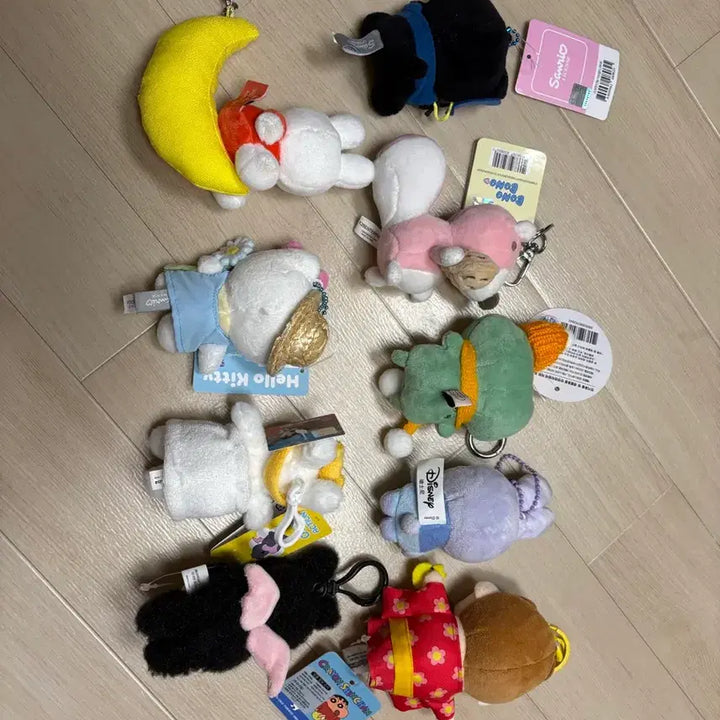 [BUNJANG] Various Cartoon Character Plush Keychains - Miffy, Crayon Shin-chan, Hello Kitty, Judy, Bonobono, Sanrio, Overacting Rabbit / 미피 짱구 키티 주토피아 주디 보노보노 산리오 오버액션 토끼 인형 키링